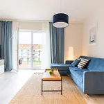 Marina Summer - Przy Jeziorze, Netflix, Tv55