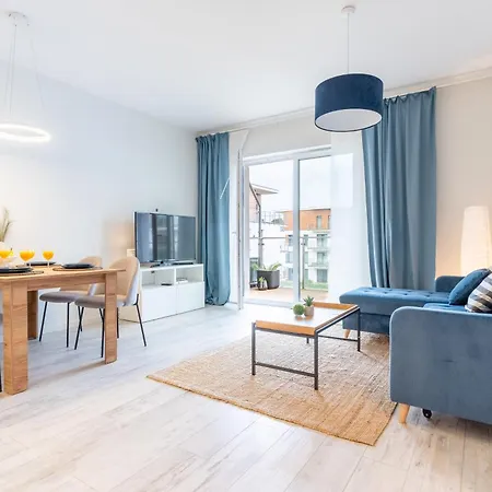 Marina Summer - Przy Jeziorze, Netflix, Tv55