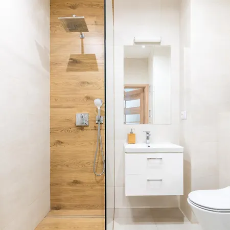 Marina Summer - Przy Jeziorze, Netflix, Tv55