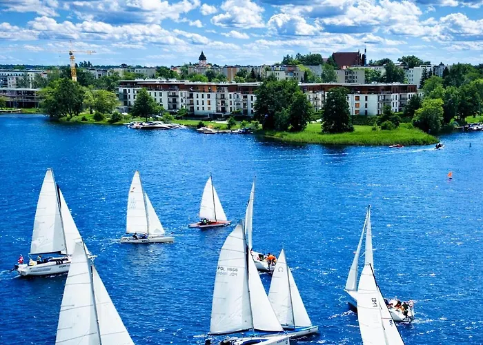 Marina Summer - Przy Jeziorze, Netflix, Tv55